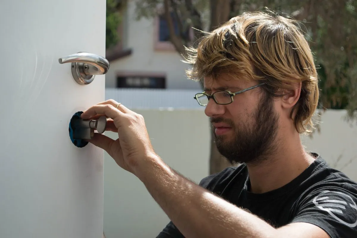 צילינדר לדלת